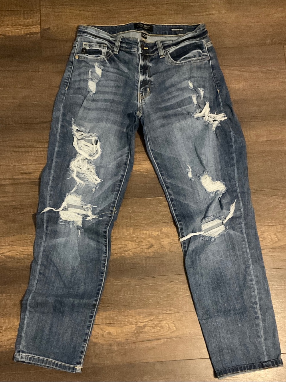 Judy Blue Distressed Boyfriend Jeans in Medium Blue Wash